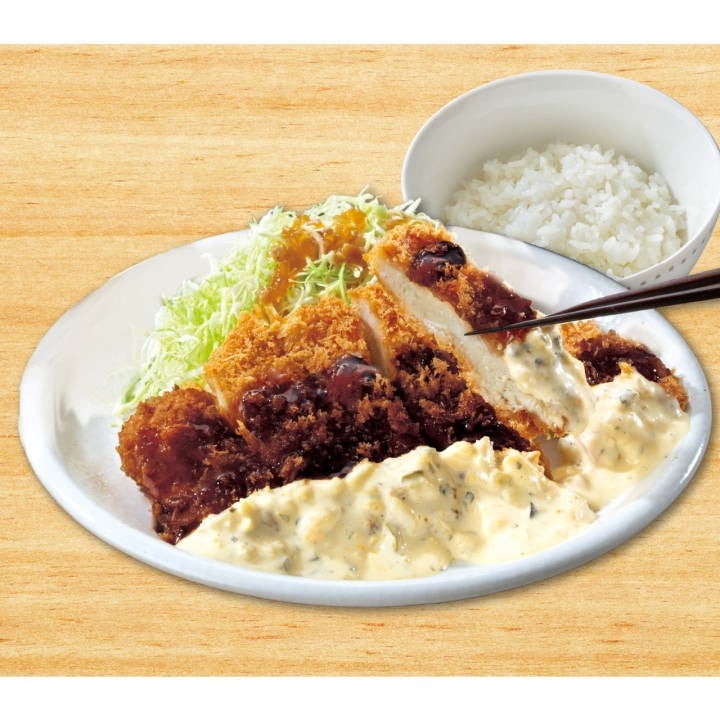 ガスト「ビッグチキンカツ弁当～黒酢タルタル～」はご飯大盛りが無料（画像:プレスリリースより）