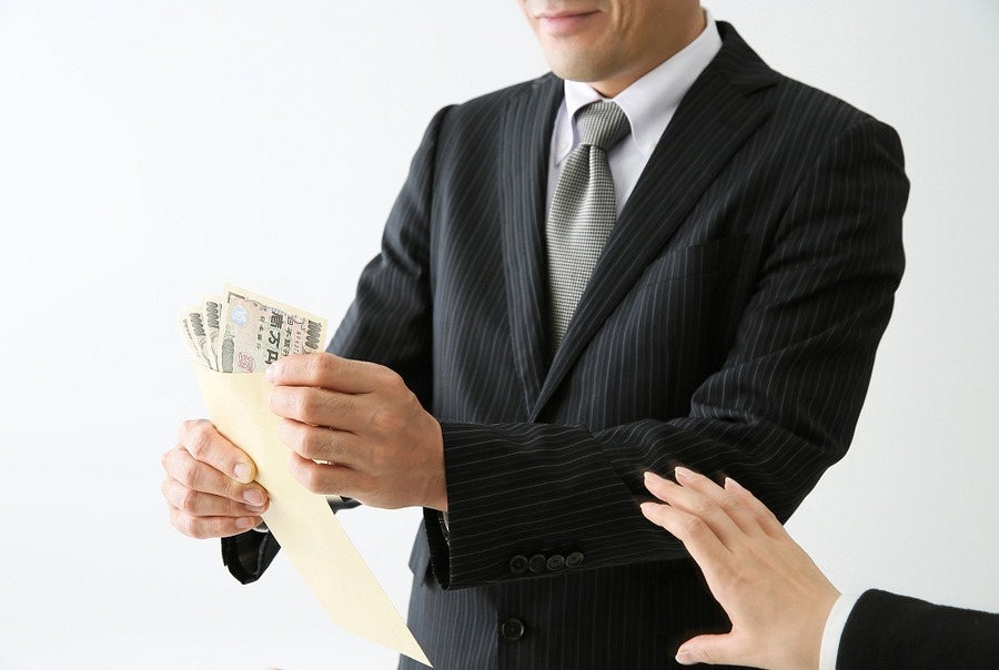 税金を滞納したら給料が差し押さえされる？　税金に時効はないの？　そんな疑問に答えます。
