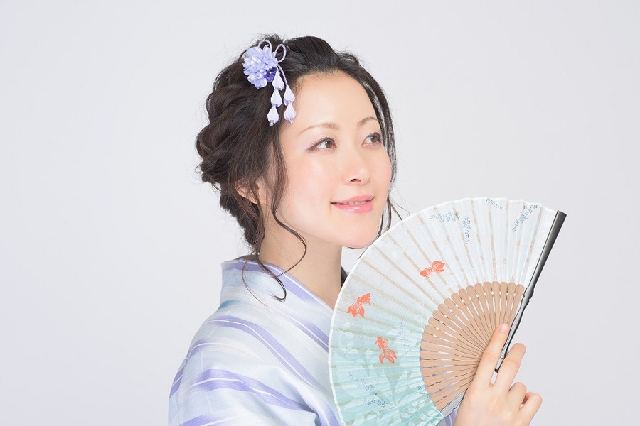 浴衣に似合うヘアアレンジ「まるで美容院に行ったみたい」にできるコツ教えます