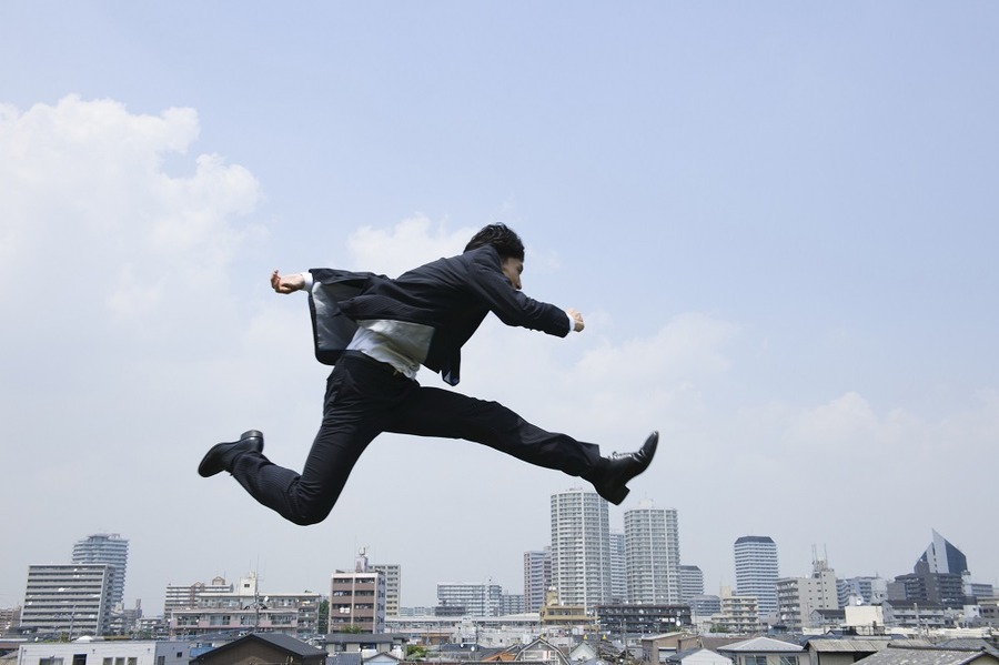 利回り低下でうま味が感じられない不動産投資に、まだ関心が高まる理由は「マイナス金利政策」の影響にある。