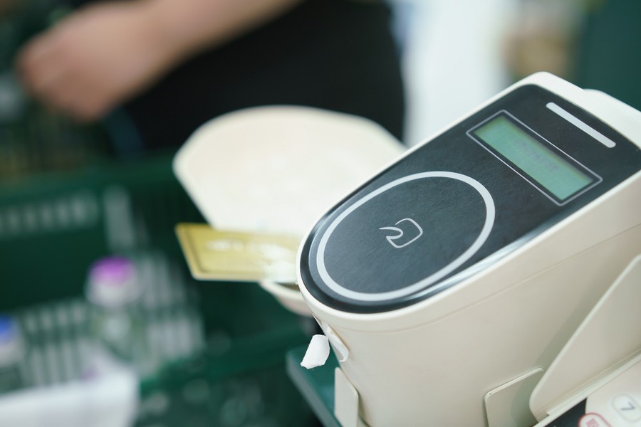 利用額が即時引き落としの「SMBCデビット」にタッチ機能が追加されて、ますます便利になりました。