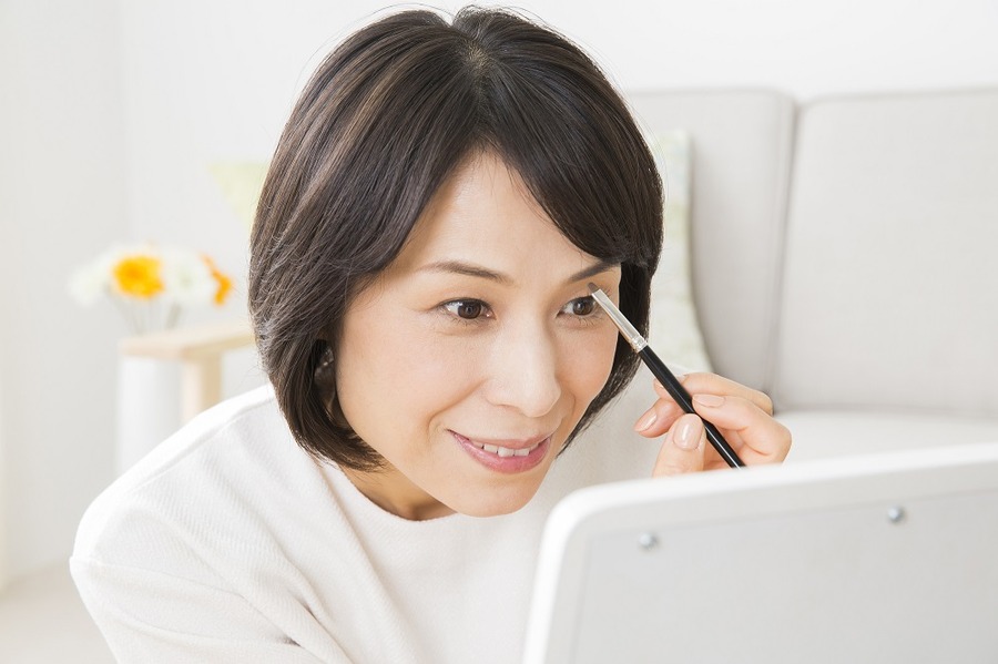 フルメイク → すっぴん → シンプルメイクへの変遷をたどった筆者が行き着いた「ミニマリストの肌ケア＆メイク術」