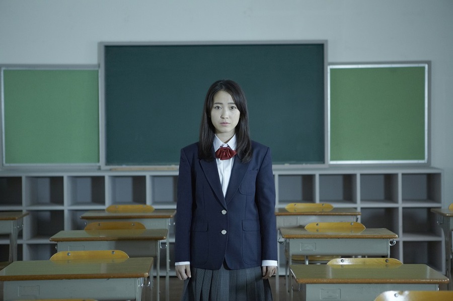 学校に通えなくなった子どもの居場所「フリースクール」の授業や費用について