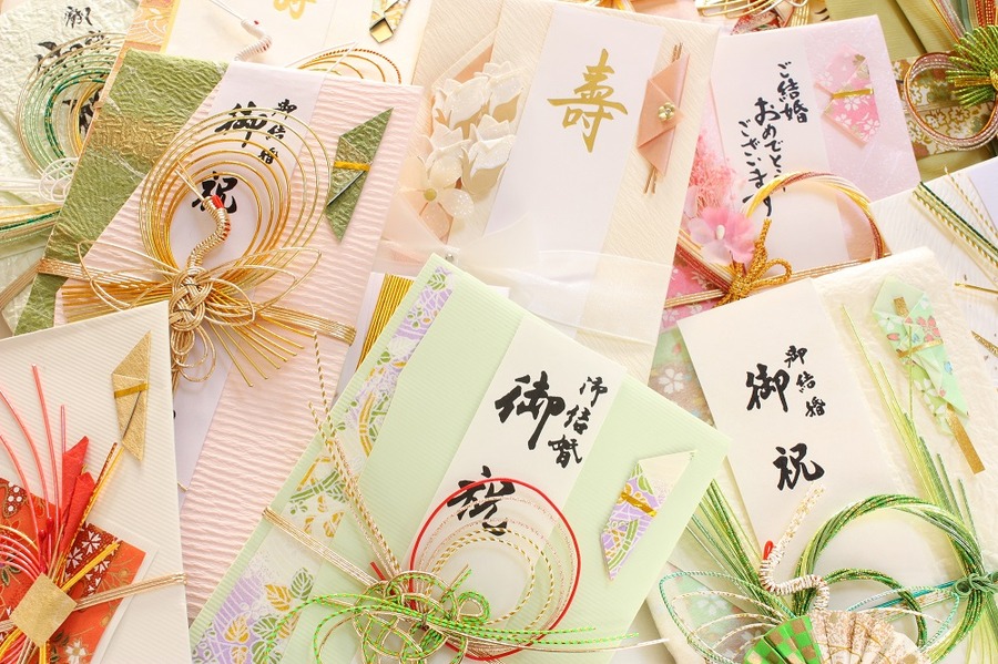 結婚式から「節約上手」　見積書のチェックポイントや資金の調達先、間違った節約も教えます。