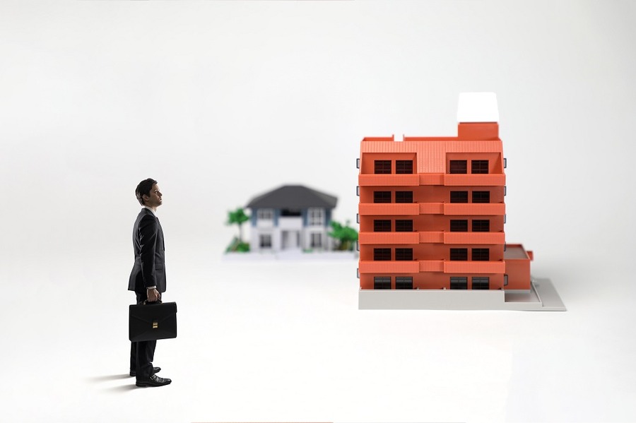 「REIT」を使えば10万円以下の資金でも不動産のオーナーになれます。注意点とあわせて紹介。