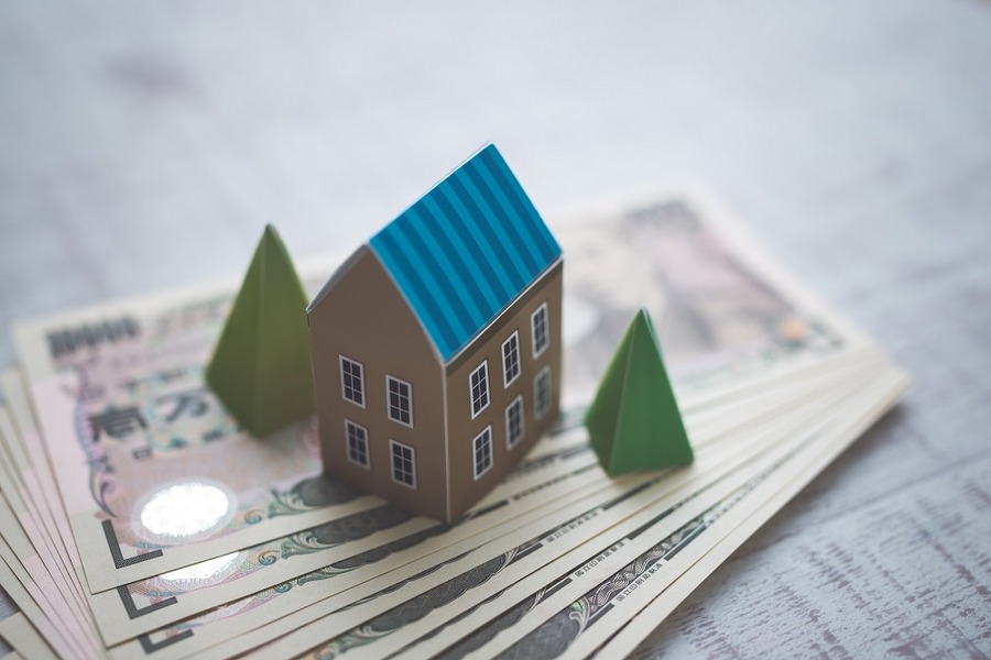 「REIT」を使えば10万円以下の資金でも不動産のオーナーになれます。注意点とあわせて紹介。
