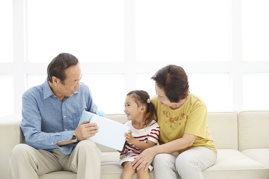 私の子供服節約法3つ　シーズンごとの出費も節約できる、独自開発「年齢・サイズ別先取り買いサイズ表」もご参考にどうぞ。