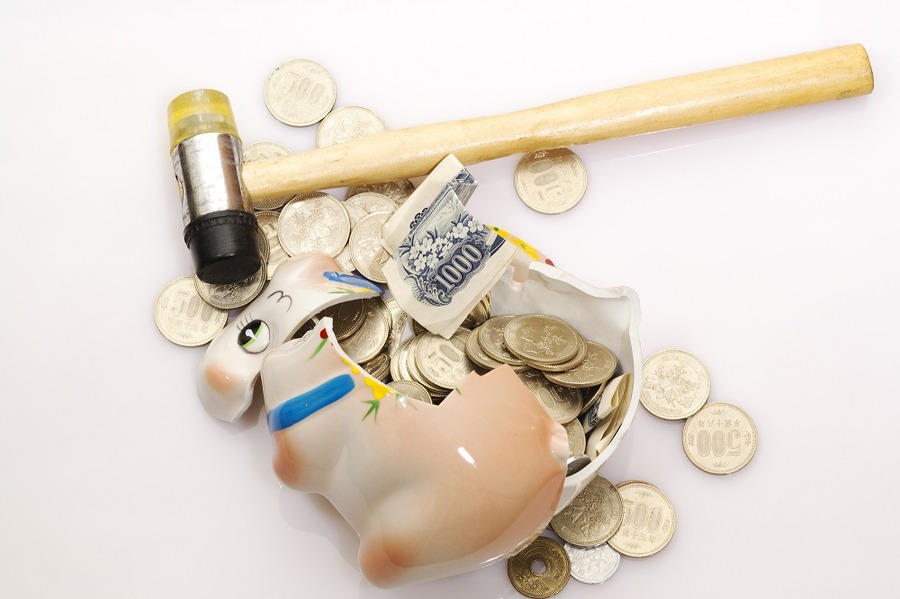 貯金箱もスマホの中へ…気づいたら貯まっている「ハイテク小銭貯金」をご紹介します。