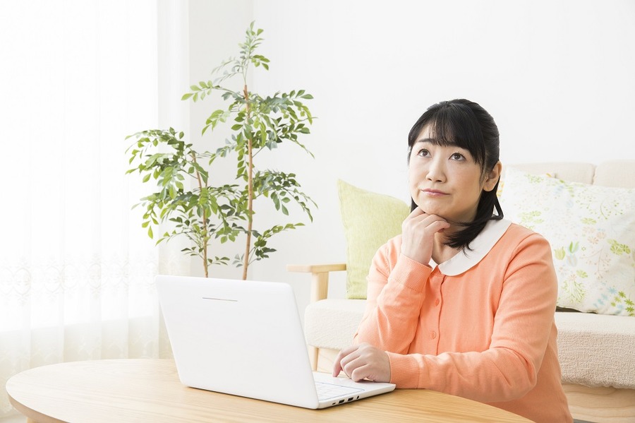 送料込みで2,380円からある。アラフォー主婦、ドレスはレンタルの方がコスパよし