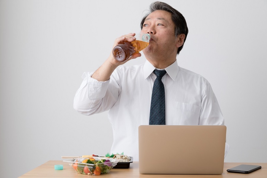 5社の株主優待でペットボトルのドリンクを126本いただく。優待+配当利回り7％超えの会社もコッソリ紹介します。