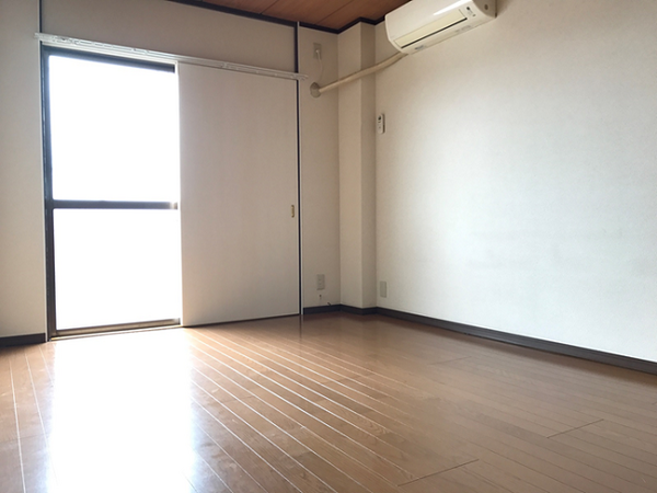 大家が節約DIYでモテルームを作りました　空室ゼロを目指し、成約率アップへつながった工夫を紹介（ビフォーアフターの写真アリ）