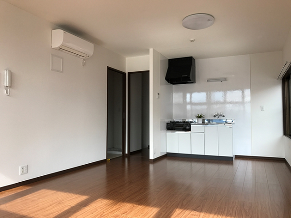 大家が節約DIYでモテルームを作りました　空室ゼロを目指し、成約率アップへつながった工夫を紹介（ビフォーアフターの写真アリ）