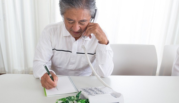 【読者（65歳）の質問に回答】妻（30歳）が外国人で海外在住であっても、加給年金を受給できますか？