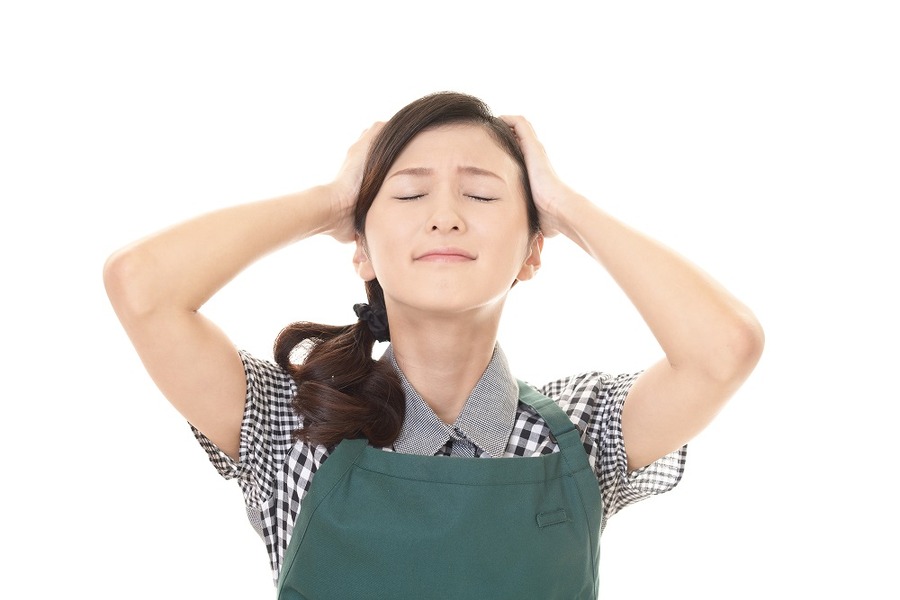 悲しい過去から学ぶ。衣替えの極意は「しまい洗い」「しっかり乾燥」「8割収納」「定期的な換気」の4つです。