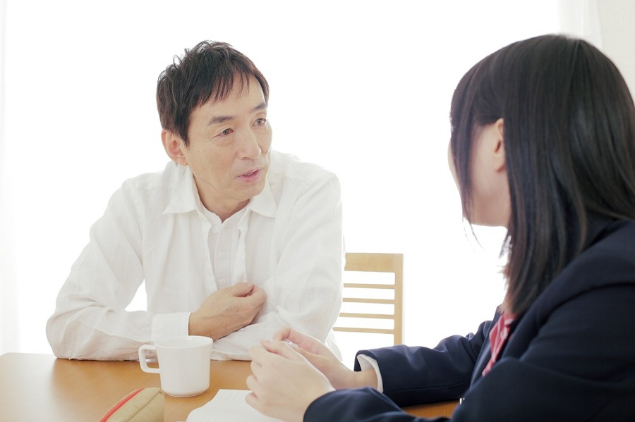 高等教育の「授業料無償化」でも授業料以外の費用はかかる。「奨学金」「教育ローン」は家族でしっかりと話し合うことが大切です。