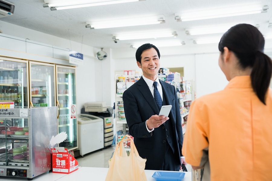 コンビニは公式アプリを使えば、もっと便利＆お得になる　セブン‐イレブン、ファミマ、ローソンのアプリをご紹介