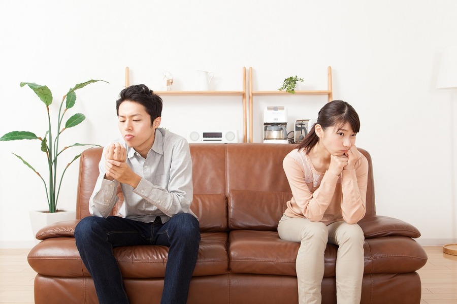 夫（妻）の「自己投資や趣味」どこまで許せる？　容認できない理由と衝突を回避する方法