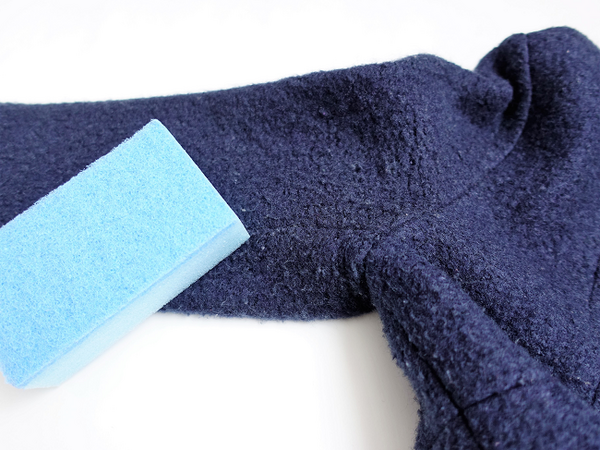 100均ダイソーグッズで毛玉取り　「スポンジ、ブラシ、電動リムーバー」どれが一番使えるか試してみました