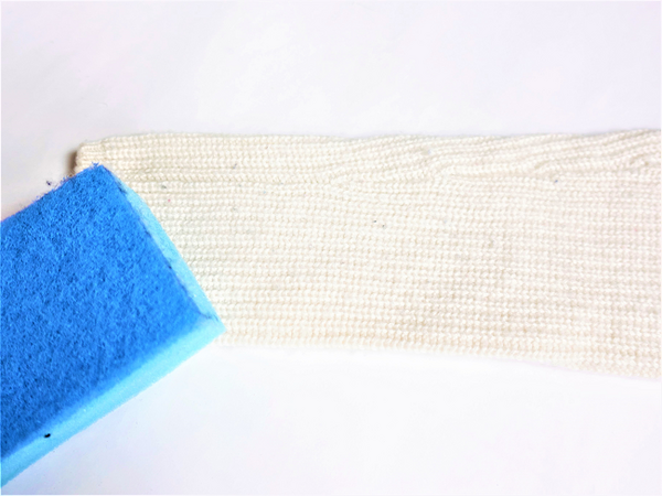 100均ダイソーグッズで毛玉取り　「スポンジ、ブラシ、電動リムーバー」どれが一番使えるか試してみました