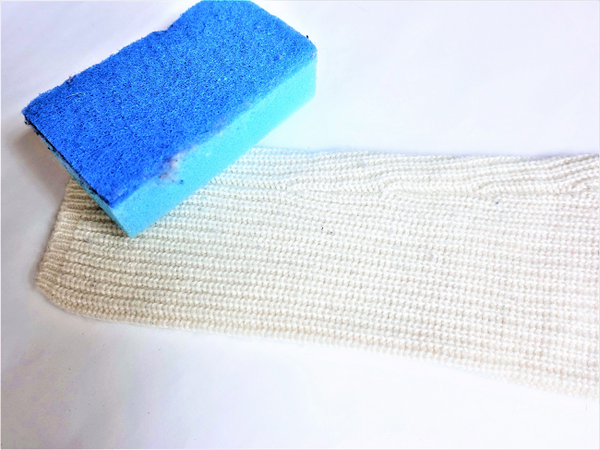 100均ダイソーグッズで毛玉取り　「スポンジ、ブラシ、電動リムーバー」どれが一番使えるか試してみました