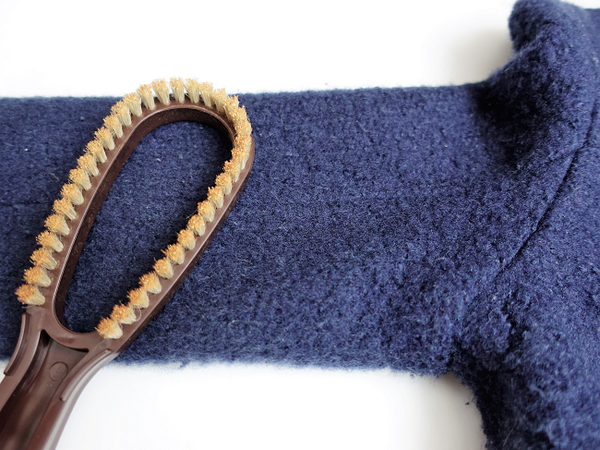 100均ダイソーグッズで毛玉取り　「スポンジ、ブラシ、電動リムーバー」どれが一番使えるか試してみました