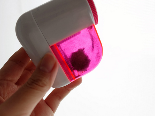 100均ダイソーグッズで毛玉取り　「スポンジ、ブラシ、電動リムーバー」どれが一番使えるか試してみました