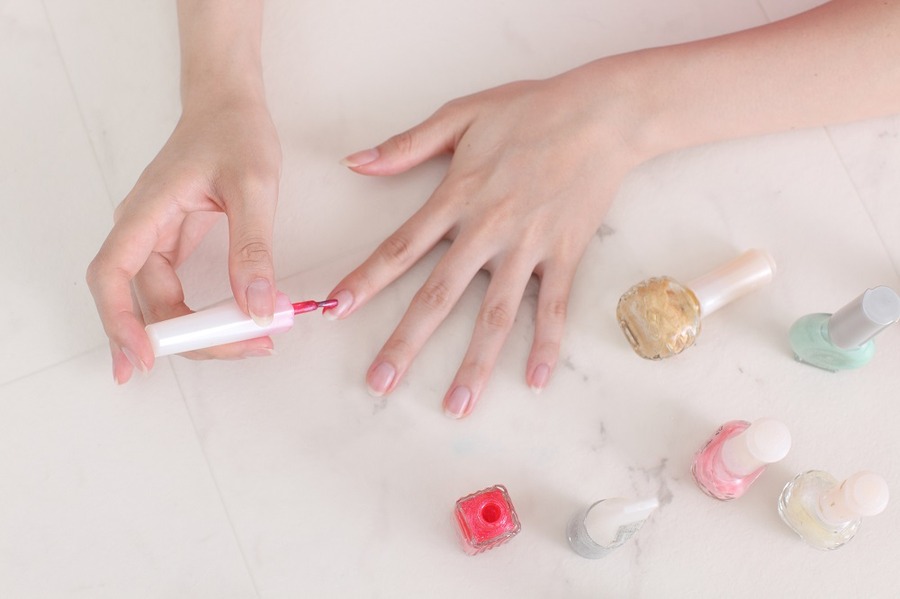 【100均グッズでセルフネイル】下準備、塗り方、簡単アレンジ　全部まとめてメイクのプロがおしえます。