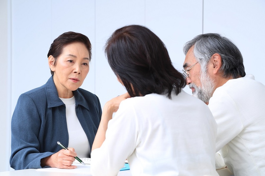 60歳の誕生日を迎えたら…ケーキ屋よりも「年金事務所」へ。すぐに確認するといい7つの理由