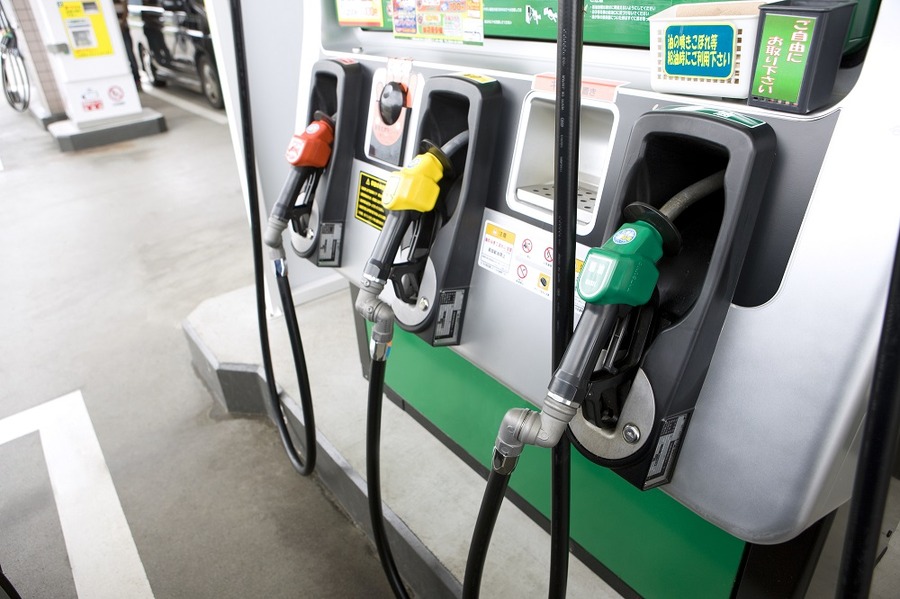 ガソリン給油「リッター単位」と「1,000円単位」どっちがお得？　「ドルコスト平均法」でお得に給油