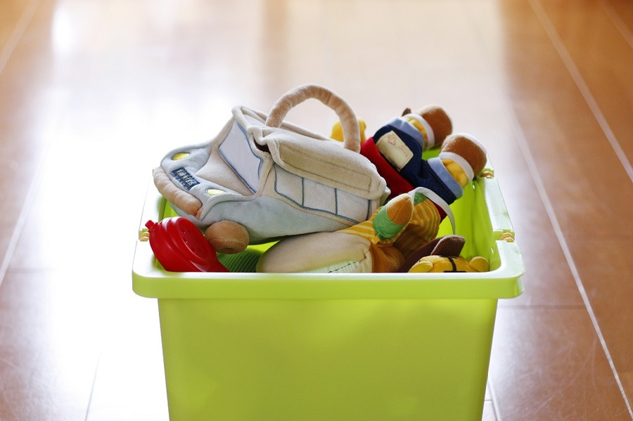 処分するには心が痛む不用品を「寄付」という形でスッキリと手放す。宅配で寄付ができる3団体をご紹介。