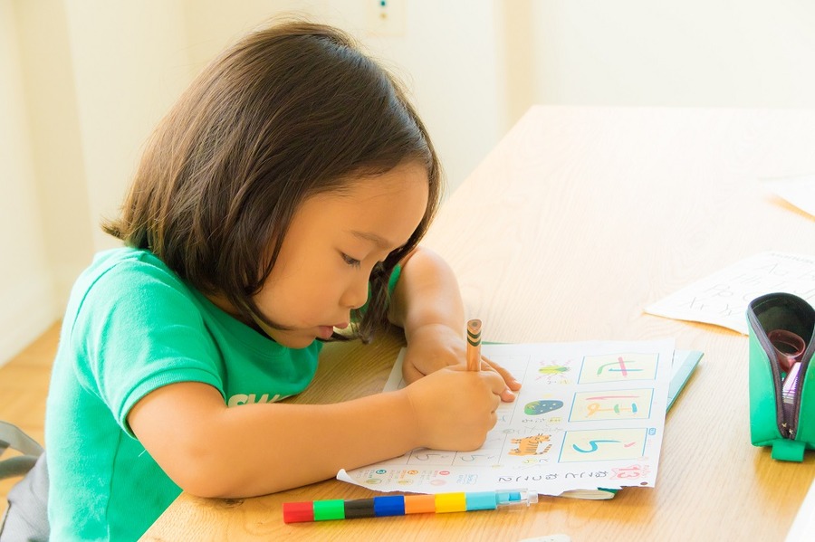 【赤ペン先生直伝】100均の教材を使って幼児の「学びたい」という気持ちを伸ばしていくコツ