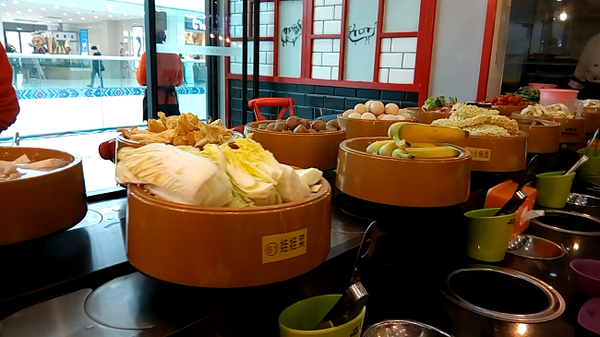 ジュース1杯もデリバリー　年々増加する中国の「おひとり様」に重宝されてるお店を紹介します。