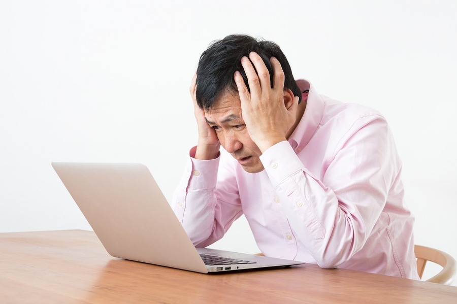 記帳が苦手だから「青色申告（65万円控除）」を諦めるのはもったいない。「簡易な青色申告」や「現金主義の青色申告」を検討しましょう。