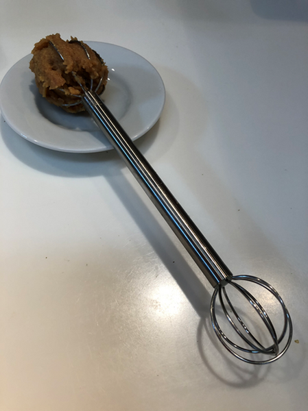 いざ、実験！　どちらが使いやすい？「100円」VS「1000円」の味噌マドラー
