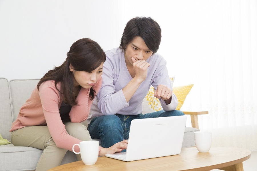 名前のよく似た「収入保障保険」と「所得補償保険」の違いを解説します