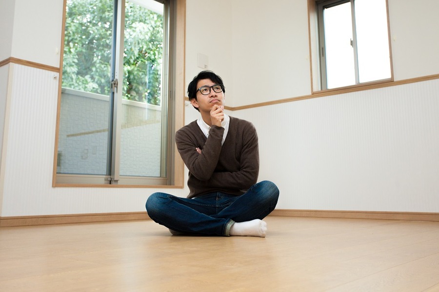 社会人になり奨学金の返済が始まっても首都圏に一人暮らしをしながらの返済は厳しい