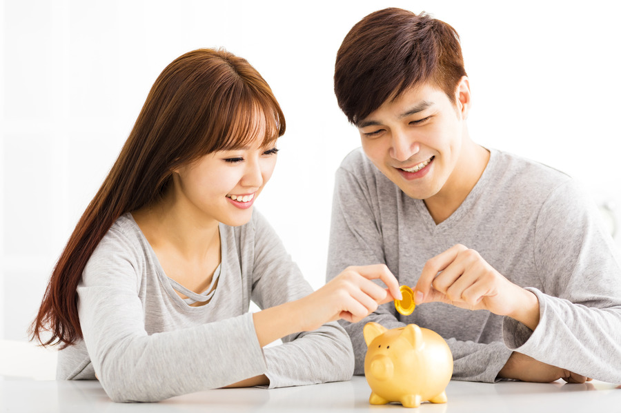 パートナーと節約をして貯金が貯まっていくと楽しい