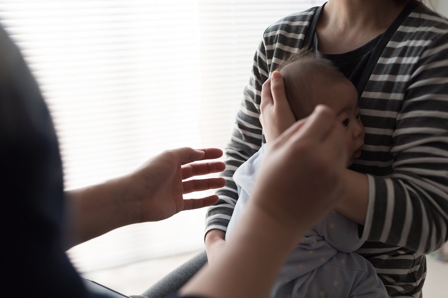 離婚で子どもの親権者にどちらがなるか問題
