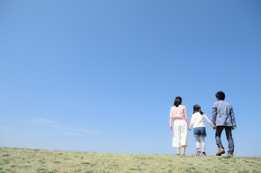 抱えきれないなら、さまざまな人や機関に頼ってみてください