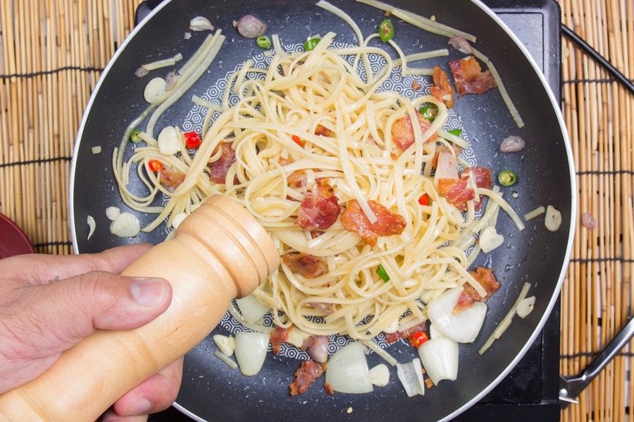 ベーコンを使った節約パスタ