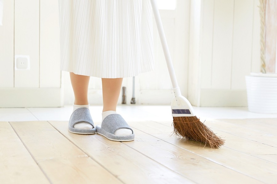 時短家事で掃き掃除