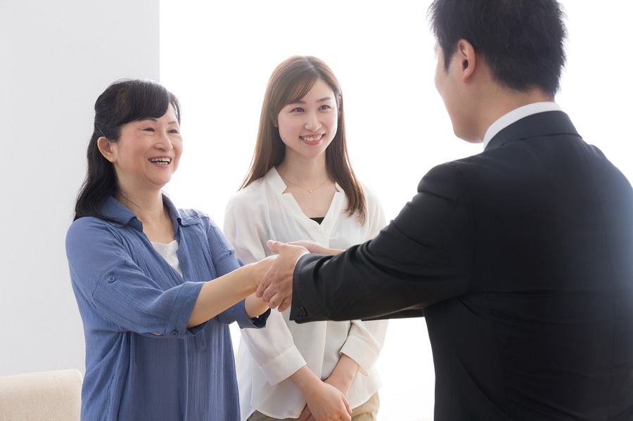 最低でも身内の人間がいる方を入居させる