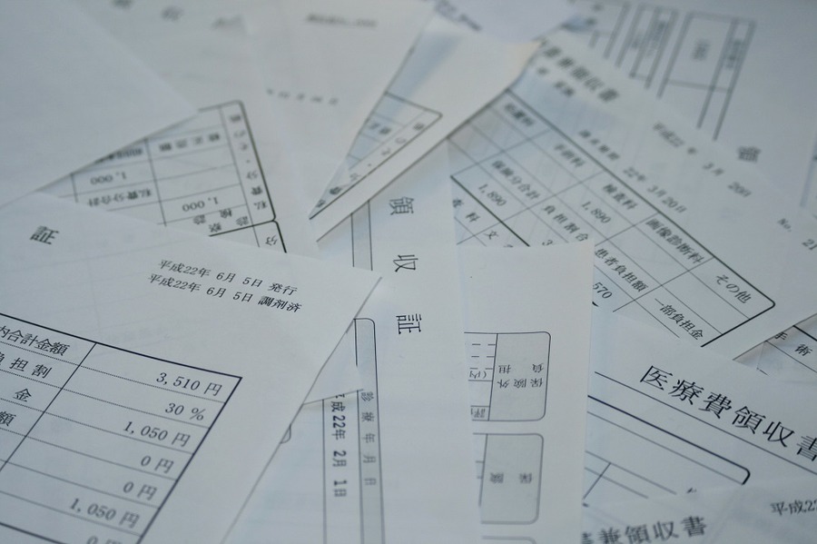 偽造した領収書で「海外療養費」を請求