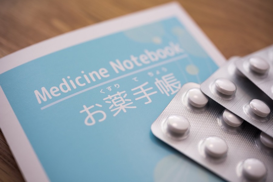 お薬手帳を活用する
