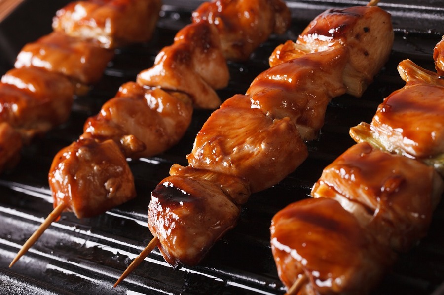 魚焼きグリルで焼きグリルで焼き鳥を温めなおす