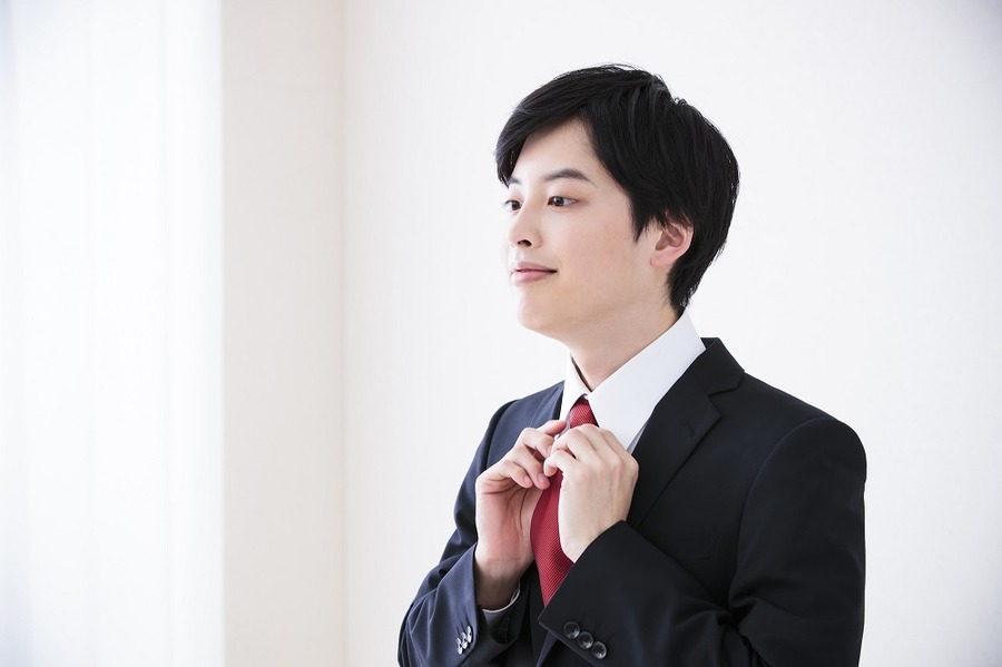 社会人としてのマナーをしっかりと身に着け、時に耳に痛い言葉も受け入れるのが、お金に嫌われないための第一歩。