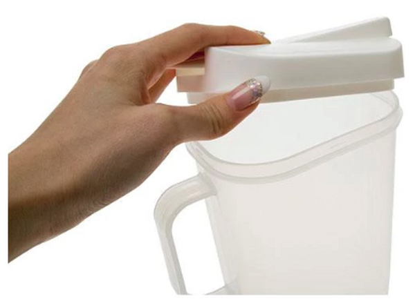 ニトリのプッシュオープン型のお茶ポット