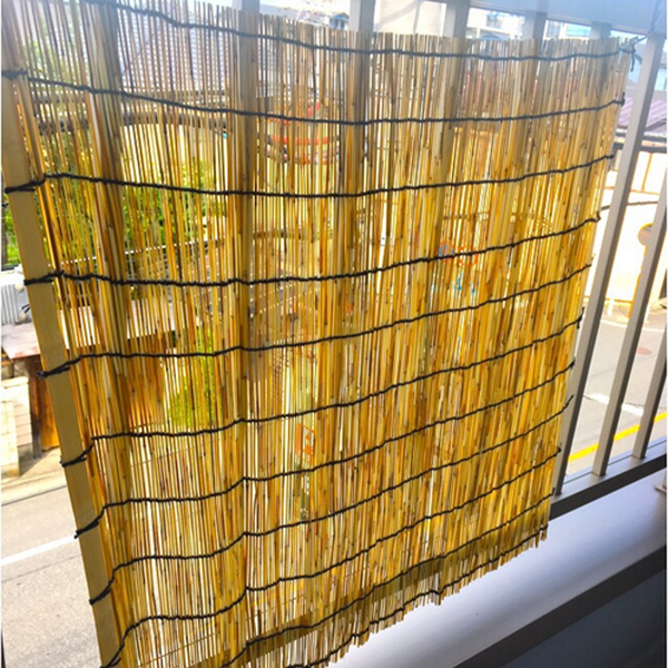 100均で「夏の日差し」をやわらげる　ベランダにピッタリなダイソーの「遮光グッズ」3つ