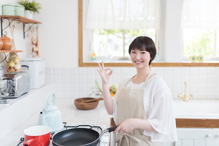 電子レンジがなくても、鍋とフライパンで代用できる