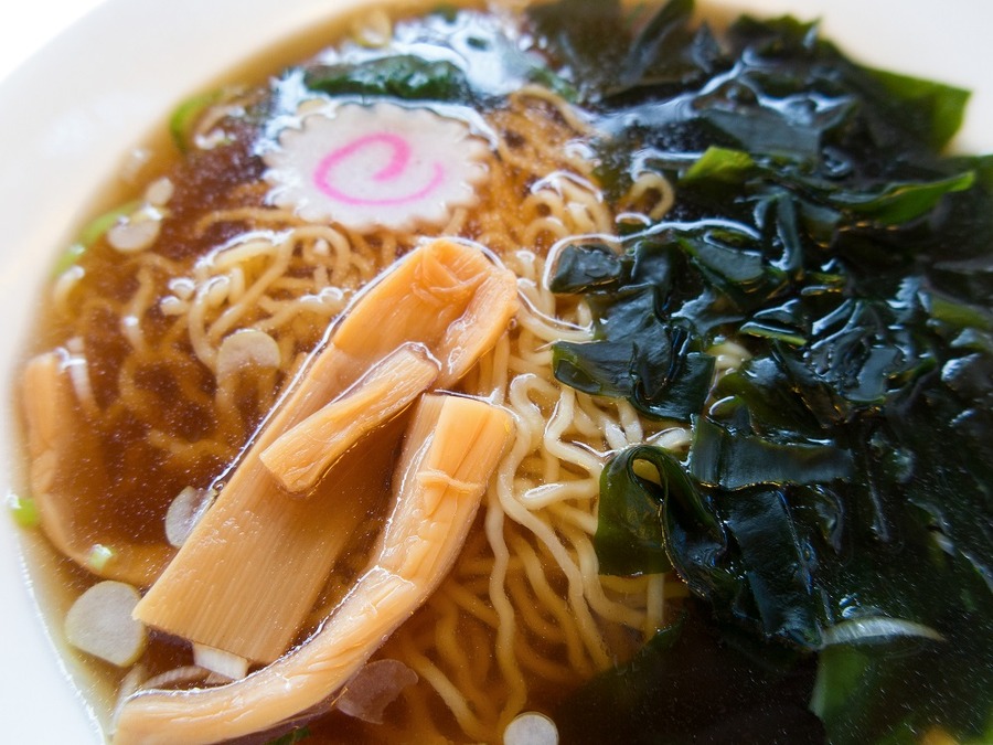 ラーメンにワカメ